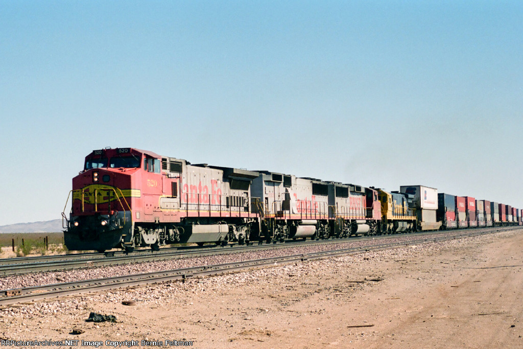 Santa Fe B40-8W #520 (with GP60B #333, BNSF GP60M #103 & SF30C #9547) lead another westbound intermodal 